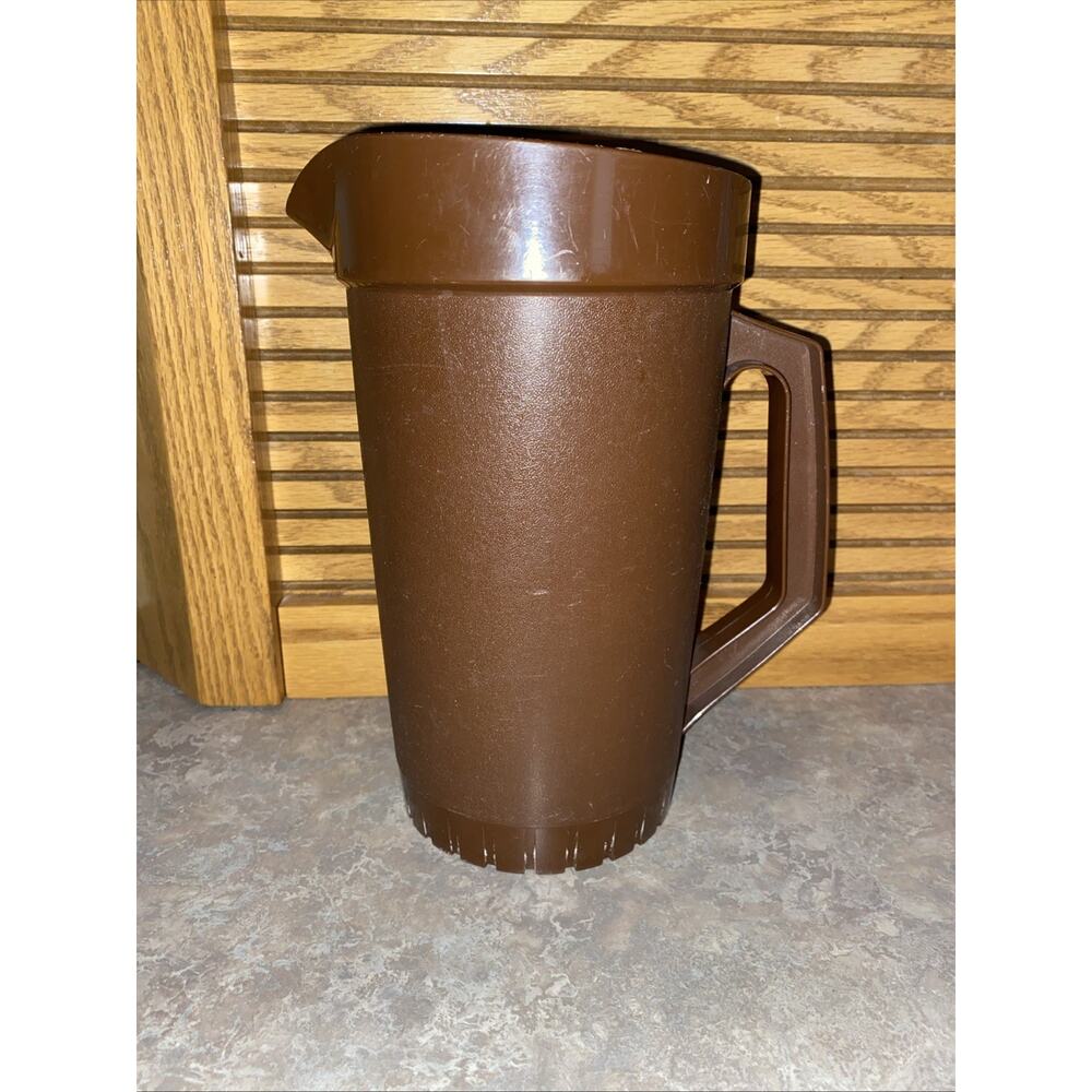 Tupperware 800 802 2 Qt Pitcher Push Button Seal Lid Juice Tea Retro Vintage